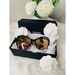 CHANEL Cat Eye Sunglasses-Authentic. Black Acetate and Rose Gold Arms. Like New
